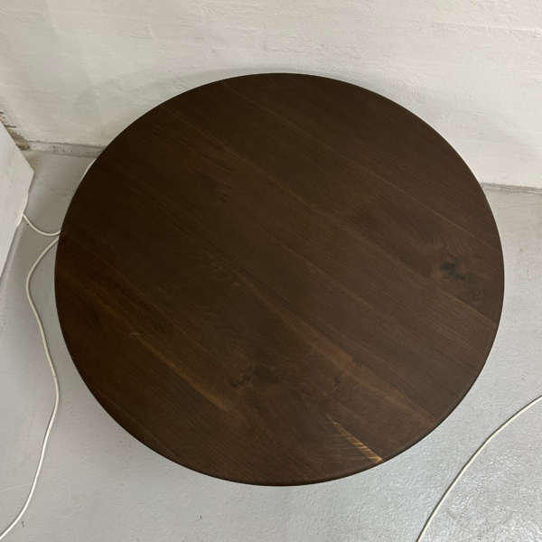 Rundt sofabord i røget eg, Ø90 cm